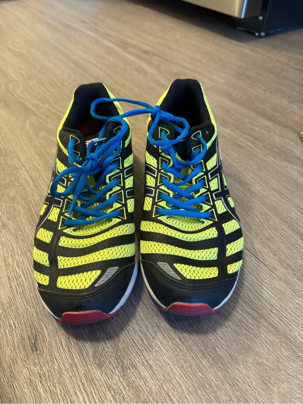 ASICS Os trainer running shoes 9.5 size